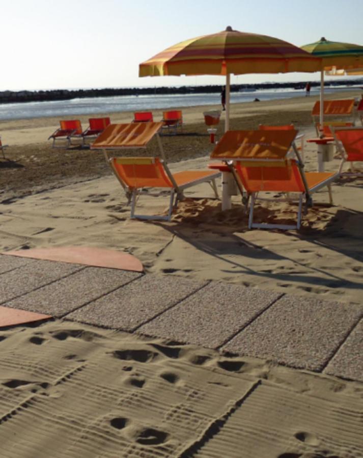 Hotel Arabesco ريميني المظهر الخارجي الصورة