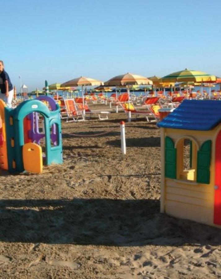Hotel Arabesco ريميني المظهر الخارجي الصورة