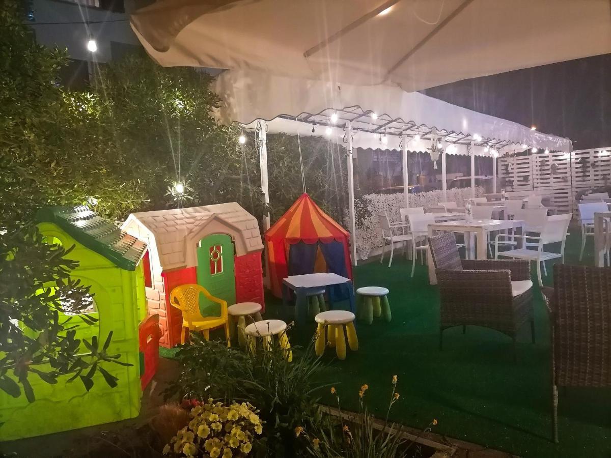 Hotel Arabesco ريميني المظهر الخارجي الصورة